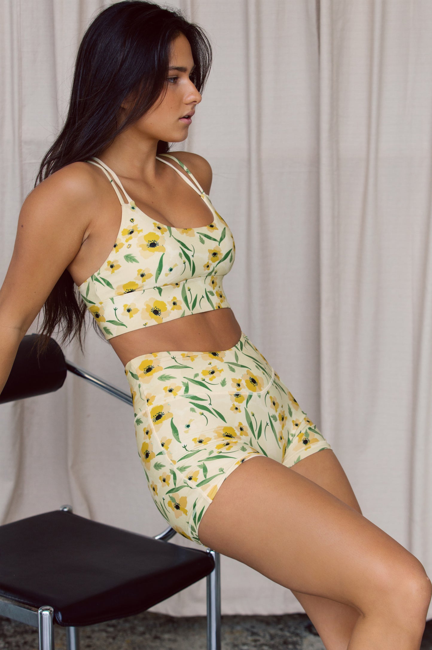 Sunshine V-front High-waisted Shorts